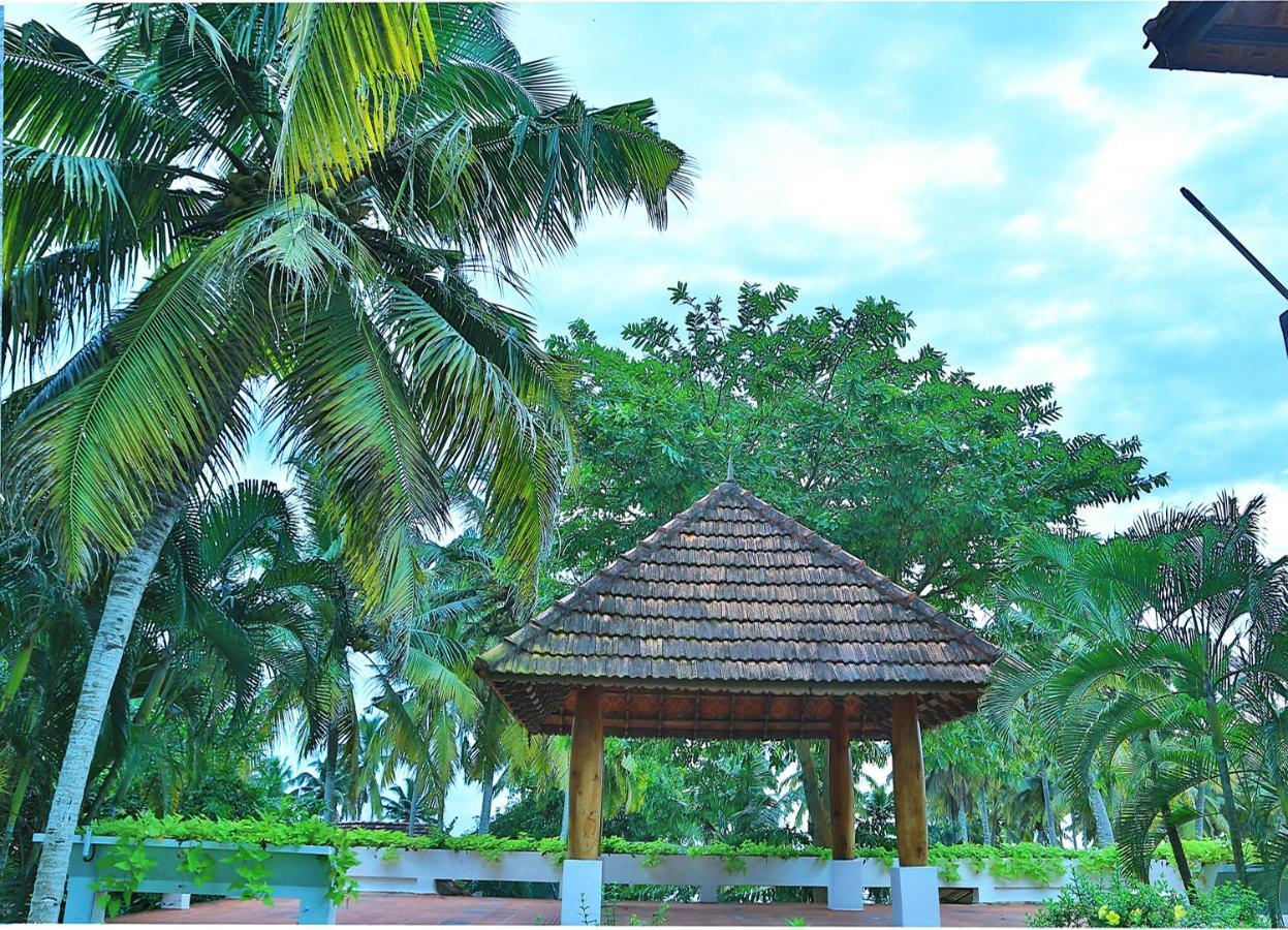 波瓦尔萨诺瓦波蒂科河口酒店 Poovar 外观 照片