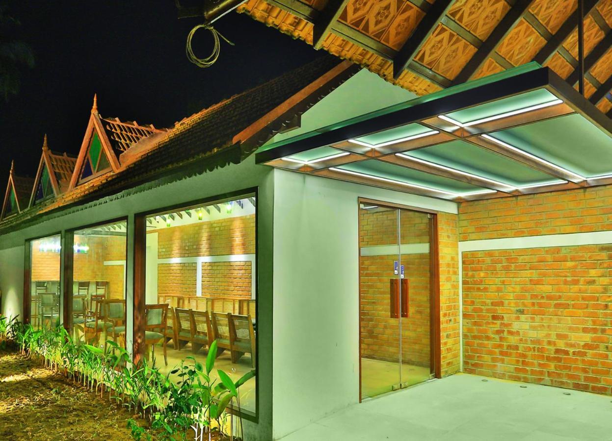 波瓦尔萨诺瓦波蒂科河口酒店 Poovar 外观 照片
