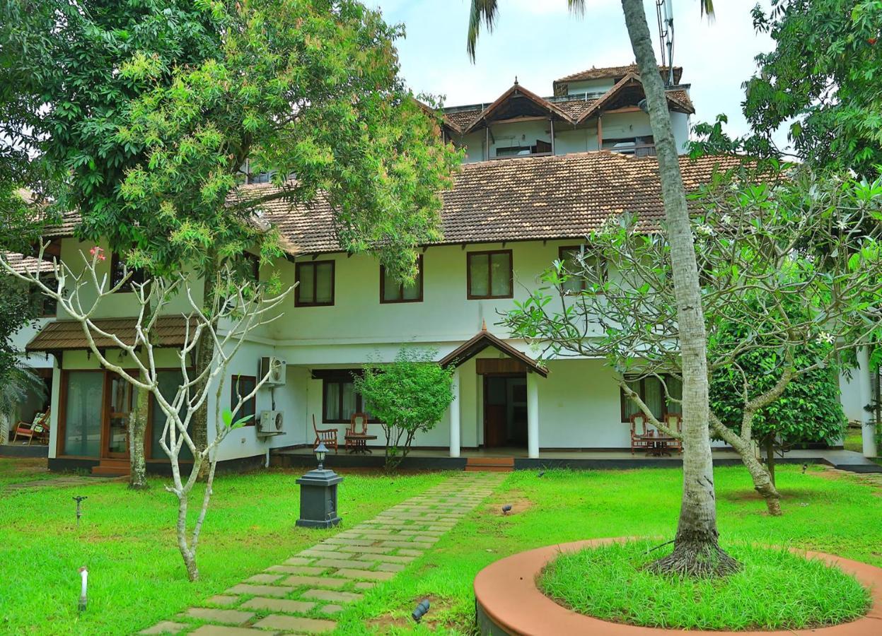 波瓦尔萨诺瓦波蒂科河口酒店 Poovar 外观 照片