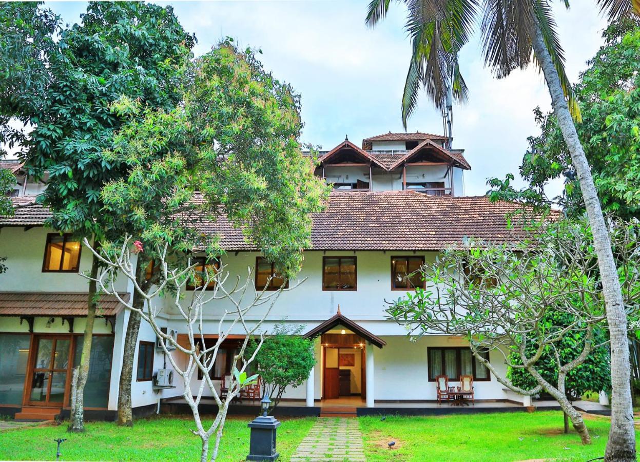 波瓦尔萨诺瓦波蒂科河口酒店 Poovar 外观 照片