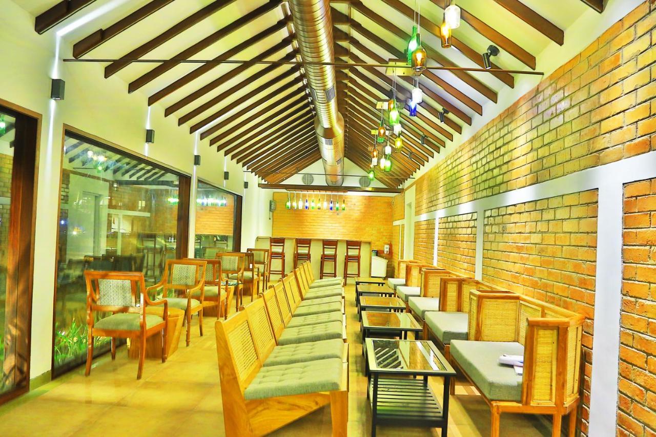 波瓦尔萨诺瓦波蒂科河口酒店 Poovar 外观 照片